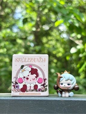 SEALED SKULLPANDA Petals in Four Acts Pop Bean blind box series | Decay Awaited